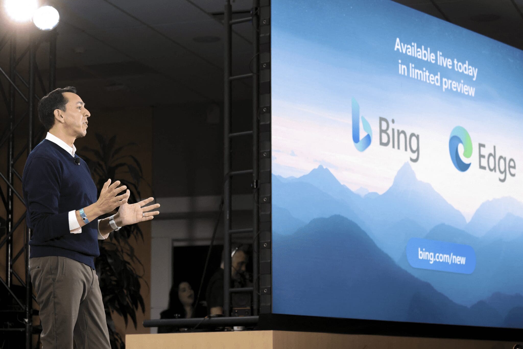 Microsoft brings its A.I. chatbot to Bing app on iPhone and Android – CNBC